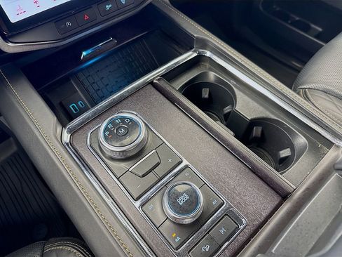 Used 2023 Ford Expedition Max Platinum image 16
