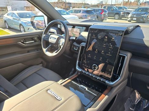 New 2026 GMC Yukon XL Denali w/ Denali Reserve Package image 12