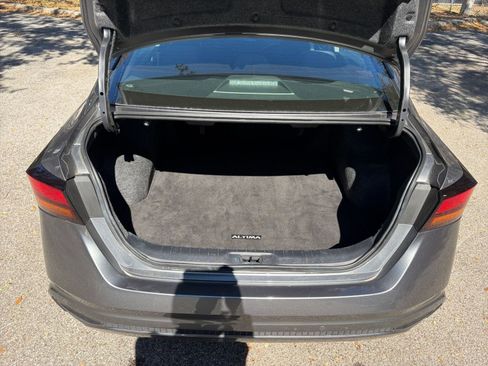 Used 2025 Nissan Altima 2.5 SV image 27