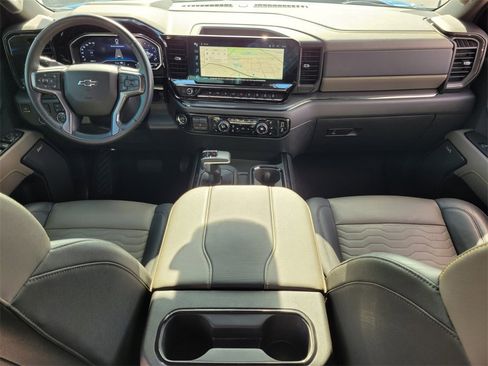 Used 2023 Chevrolet Silverado 1500 ZR2 w/ Technology Package image 18