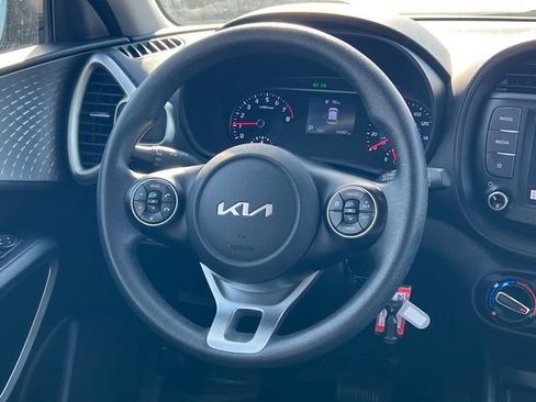Certified 2022 Kia Soul LX w/ Technology Package image 12