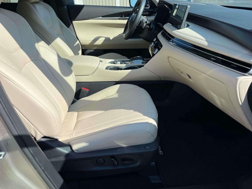 Used 2025 INFINITI QX60 Sensory w/ Vision Package AWD/4WD image 24