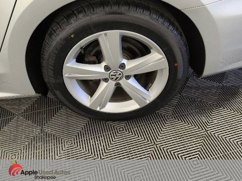 Used 2013 Volkswagen Passat 2.5 SE FWD image 39