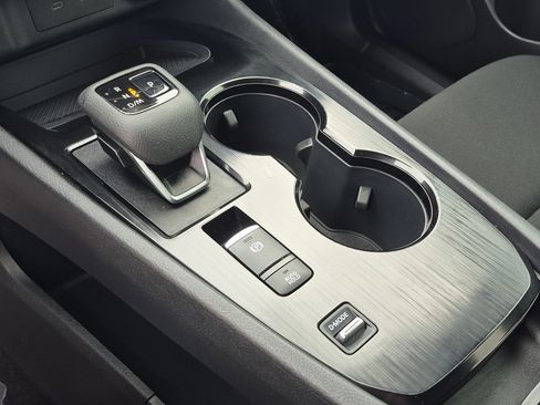 Certified 2025 Nissan Rogue S FWD image 28