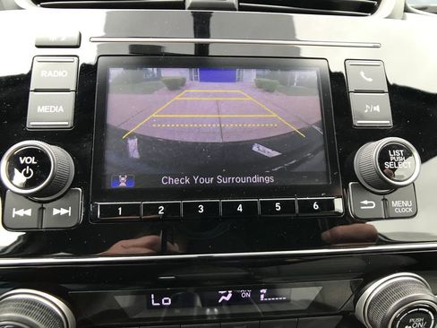 Used 2017 Honda CR-V LX image 24