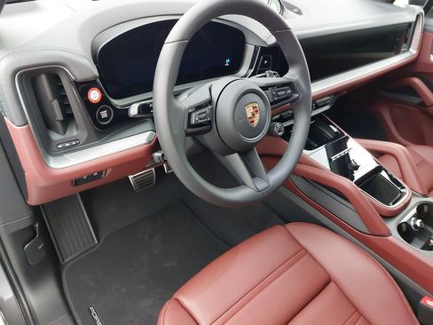New 2026 Porsche Cayenne S image 18