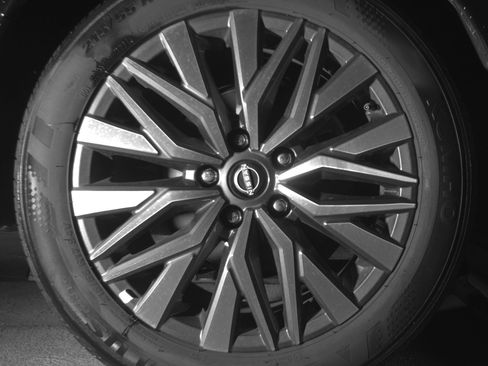 Used 2025 Nissan Altima 2.5 SV FWD image 15