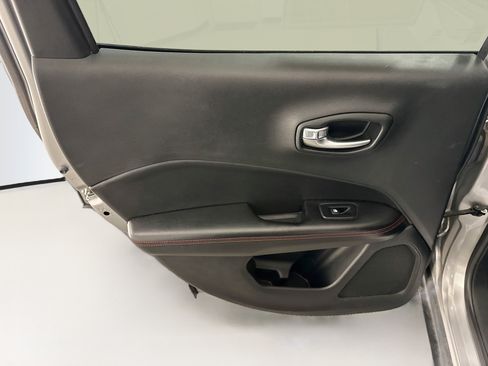 Used 2019 Jeep Compass Trailhawk AWD/4WD image 26