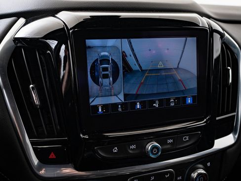 Used 2023 Chevrolet Traverse Premier image 36