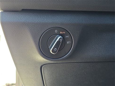 Certified 2024 Volkswagen Jetta SE image 26