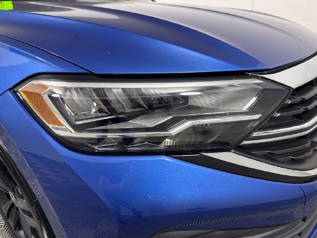Used 2022 Volkswagen Jetta SE FWD image 12