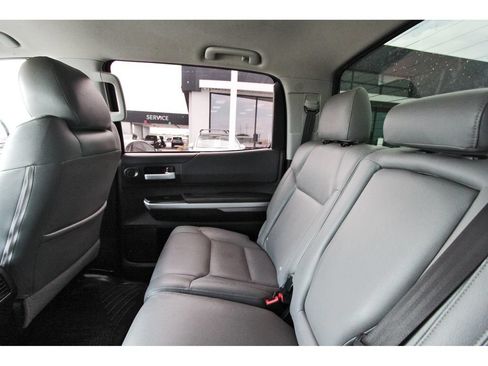 Used 2015 Toyota Tundra SR5 w/ SR5 Upgrade Package AWD/4WD image 9
