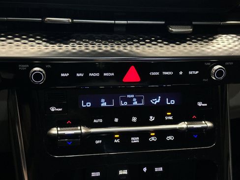 Certified 2022 Kia Carnival SX Prestige image 29