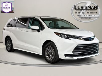 Used 2024 Toyota Sienna LE