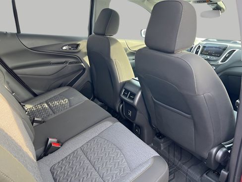 Used 2024 Chevrolet Equinox LT image 31