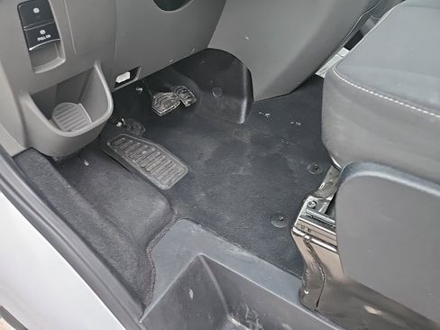 Used 2023 Ford Transit 350 XLT image 36