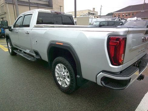 Used 2022 GMC Sierra 3500 Denali w/ Technology Package image 4