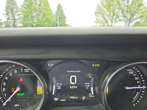 Used 2023 Jeep Wrangler Unlimited Sahara w/ Cold Weather Group AWD/4WD image 24