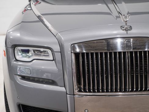 Used 2015 Rolls-Royce Ghost RWD image 29