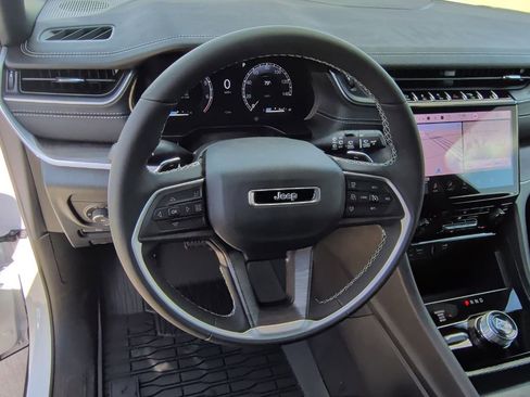 New 2025 Jeep Grand Cherokee L Limited image 17