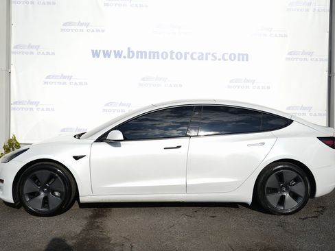 Used 2023 Tesla Model 3 Standard Range image 8