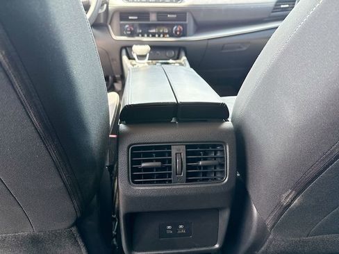 Used 2023 Nissan Rogue SV image 18