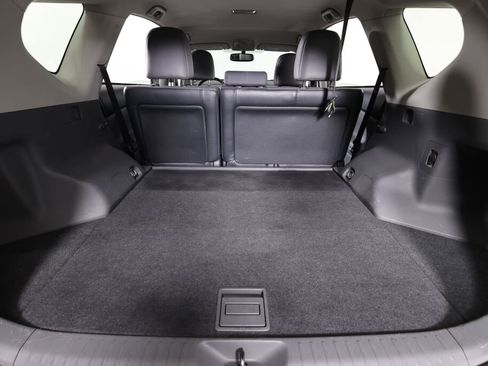 Used 2014 Toyota Prius V Three image 18