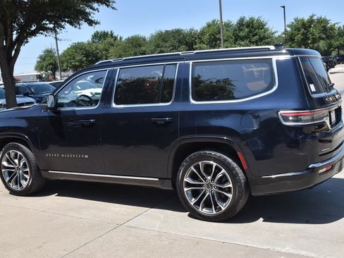 Used 2023 Jeep Grand Wagoneer Series III AWD/4WD image 5