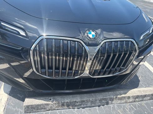Used 2023 BMW 740i RWD image 9