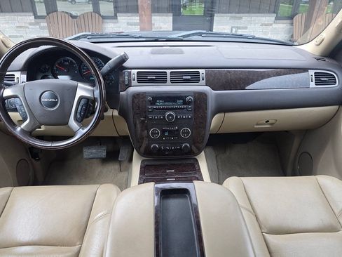Used 2013 GMC Sierra 2500 Denali w/ Suspension Package, Off-Road AWD/4WD image 4
