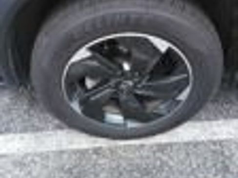 Used 2025 Nissan Rogue SV AWD/4WD image 8
