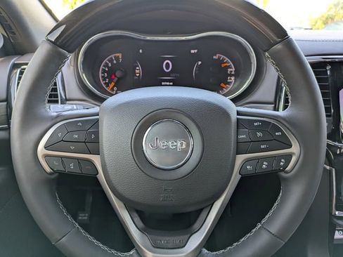 Certified 2019 Jeep Grand Cherokee Overland RWD image 23