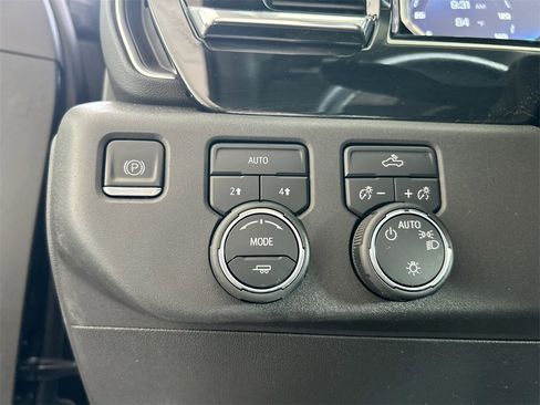 Used 2023 Chevrolet Silverado 1500 LT image 14