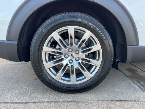 New 2026 Ford Explorer Platinum image 7