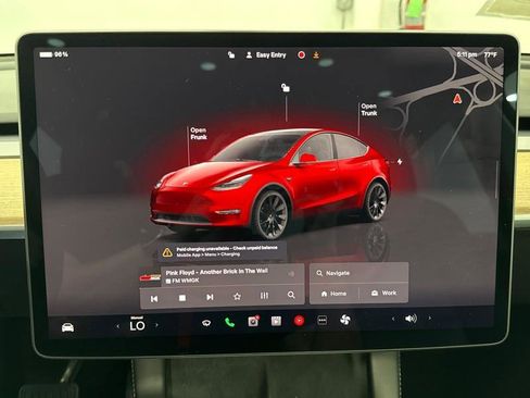 Used 2022 Tesla Model Y Long Range image 15