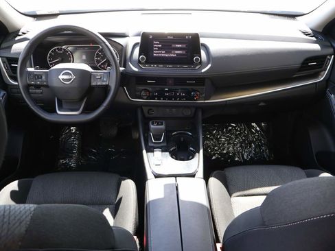 Used 2025 Nissan Rogue SV FWD image 12