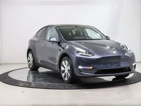 Used 2023 Tesla Model Y 2WD image 5