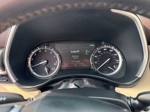 Used 2020 Toyota Highlander XLE AWD/4WD image 39