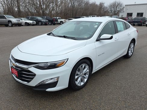 Used 2025 Chevrolet Malibu LT image 4