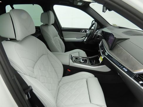 New 2026 BMW X5 xDrive50e AWD/4WD image 19