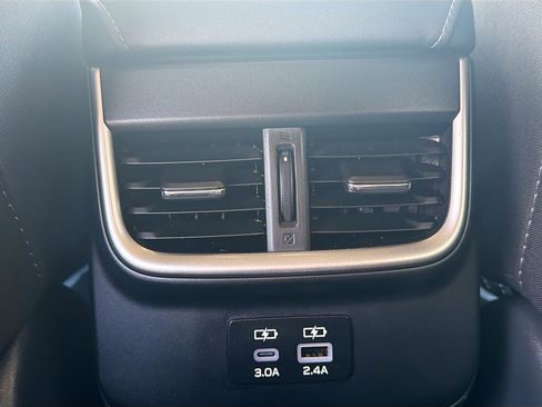 Used 2025 Subaru Outback Premium image 29