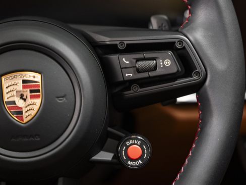 Used 2026 Porsche 911 Carrera 4 GTS AWD/4WD image 34