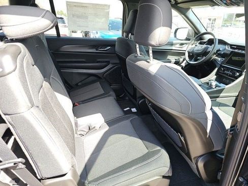 New 2026 Jeep Grand Cherokee L 4WD image 15