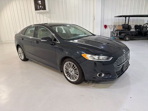 Used 2014 Ford Fusion SE w/ Equipment Group 202A FWD image 7
