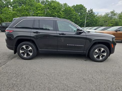 Used 2023 Jeep Grand Cherokee 4WD 4xe w/ Luxury Tech Group II image 3