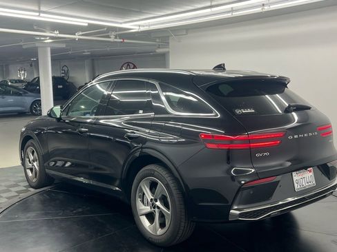 Used 2026 Genesis GV70 2.5T Select image 3