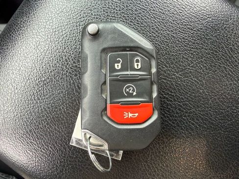 Used 2022 Jeep Wrangler Unlimited Sport AWD/4WD image 29