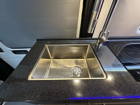 Used 2024 Mercedes-Benz Sprinter 3500 image 46