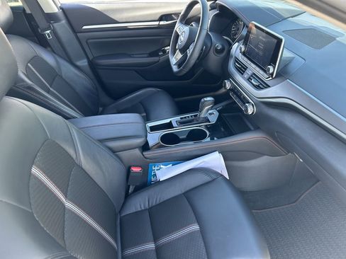 Used 2024 Nissan Altima 2.5 SR FWD image 11