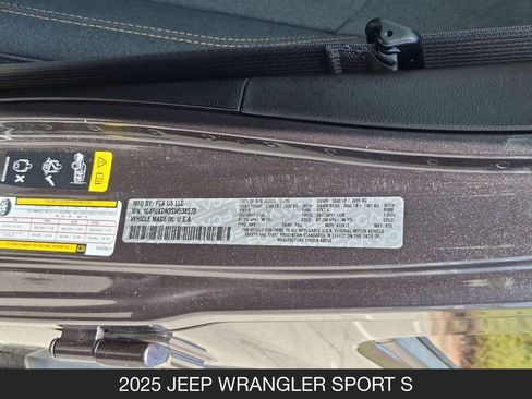 Used 2025 Jeep Wrangler Unlimited Sport AWD/4WD image 24